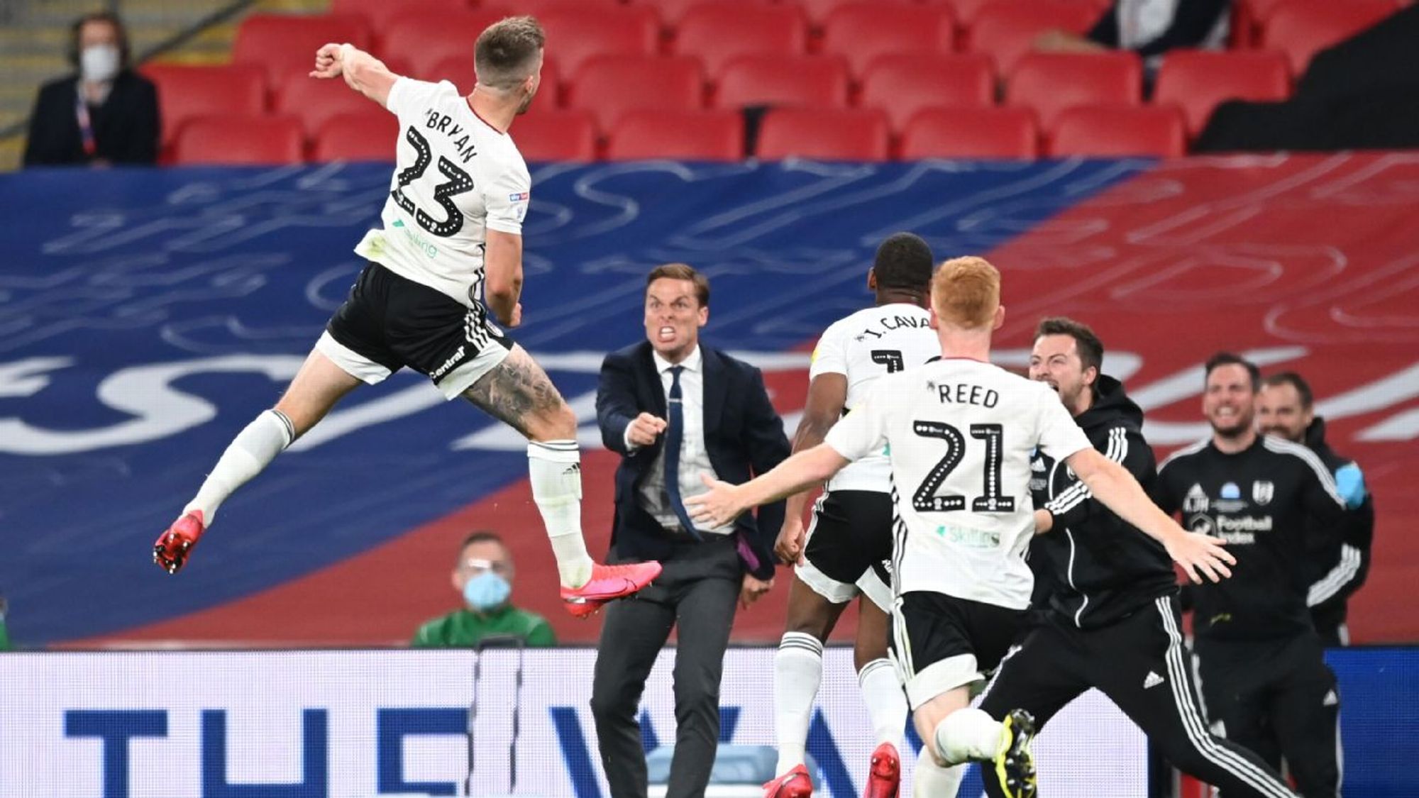 保持足够的 保持足够的